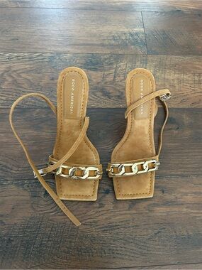Good American chain sandals amber brown